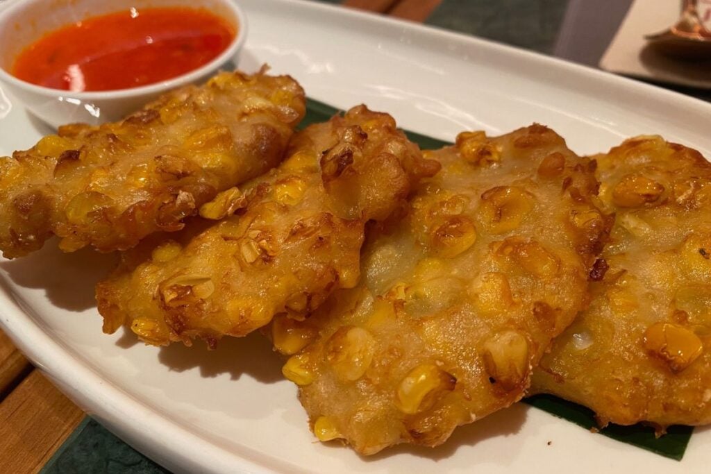 crab and corn cakes Ruên review