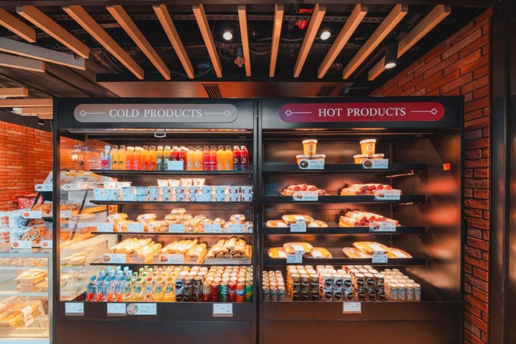 Saffron’s new grab-and-go concept at Hong Kong International Airport brings tasty halal treats to the masses 2 Saffron grab-and-go concept halal food Hong Kong airport hot and cold food
