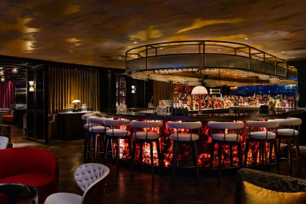 The best bars in Tsim Sha Tsui for a few drinks and views 5 best bars in Tsim Sha Tsui