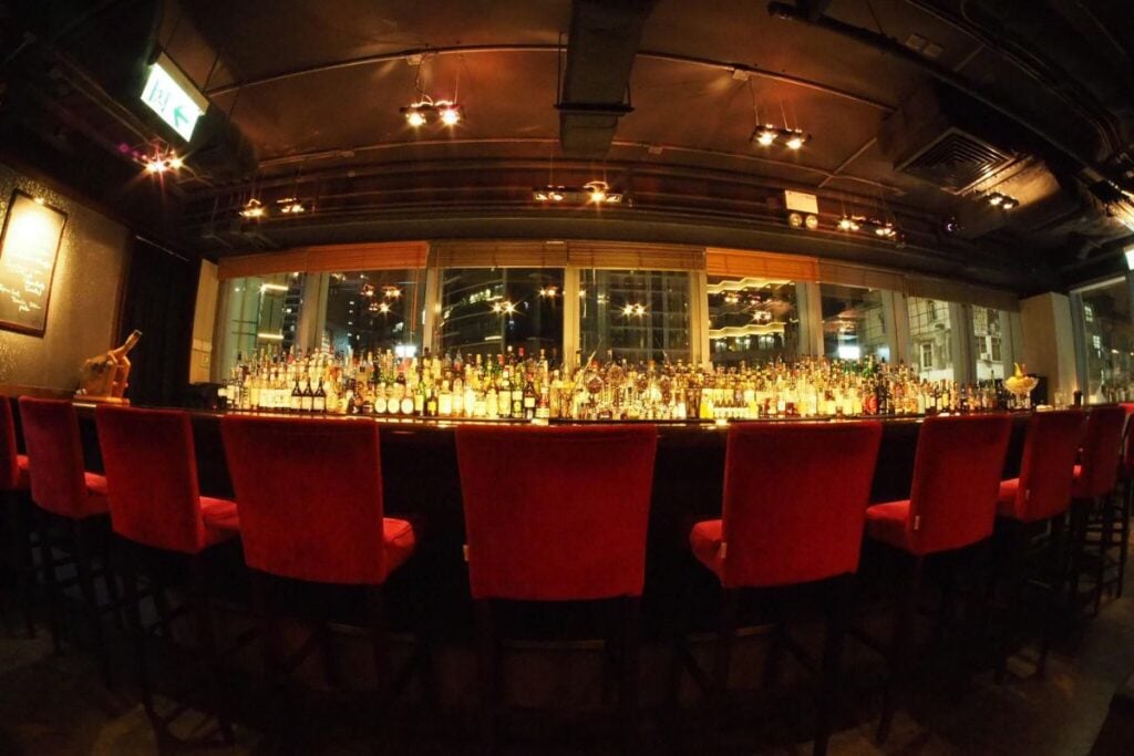 The best bars in Tsim Sha Tsui for a few drinks and views 9 best bars in Tsim Sha Tsui